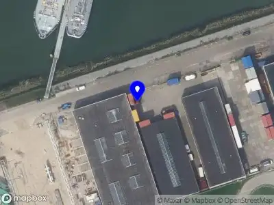 Ambulance met gepaste spoed naar de Welplaatkade in Botlek Rotterdam