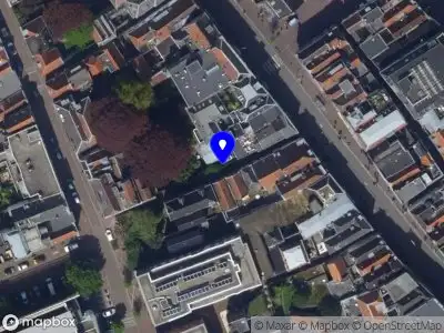 Ambulance met gepaste spoed naar de Ketelboetersteeg in Leiden