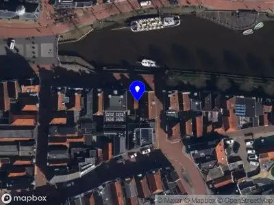 Brandweer met grote spoed naar de De Dijk in Dokkum vanwege personen te water