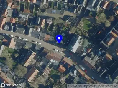 Ambulance met grote spoed naar de Vissersdijk in Woudrichem