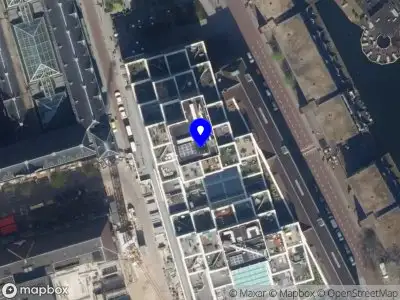 Ambulance met gepaste spoed naar de Halvemaanpassage in Rotterdam