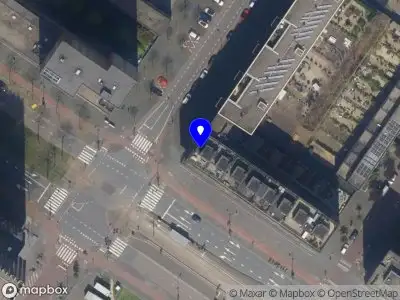 Ambulance met grote spoed naar de Laan op Zuid in Rotterdam