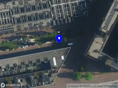 Ambulance met grote spoed naar de Scheepstimmermanstraat in Amsterdam