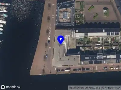 Ambulance met gepaste spoed naar de Pelgrimsstraat in Rotterdam