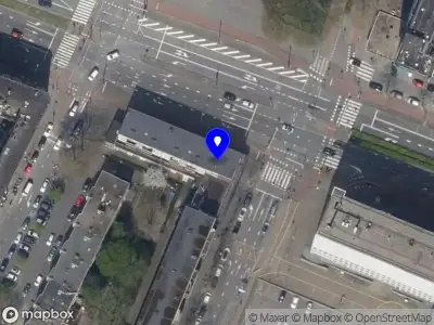 Ambulance met gepaste spoed naar de Pleinweg in Rotterdam