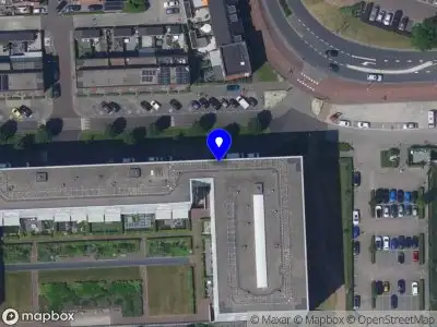 Ambulance met grote spoed naar de Kraanbaan in Alblasserdam