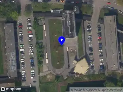 Ambulance met grote spoed naar de Aristotelesstraat in Rotterdam