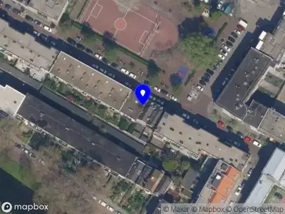 Ambulance met grote spoed naar de Bergstraat in Rotterdam