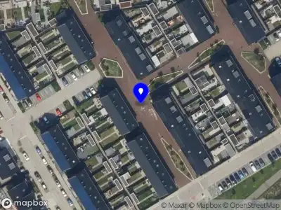 Ambulance met grote spoed naar de Mark Huizingapad in Schiedam