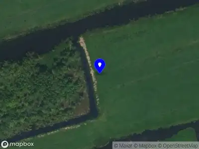Ambulance met grote spoed naar de Noordervaartdijk in Krommenie