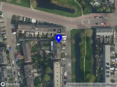 Brandweer met gepaste spoed naar de Scharroosingel in Gouda vanwege een buitenbrand