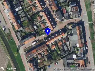 Ambulance met gepaste spoed naar de D. de Haanstraat in Rhoon