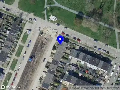 112 melding Ambulance met grote spoed naar de Troubadourlaan in Hoogvliet Rotterdam