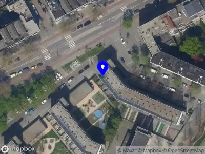 Ambulance met gepaste spoed naar de Mathenesserweg in Rotterdam