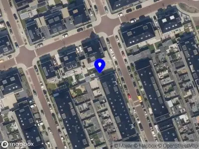 Ambulance met grote spoed naar de Gretha Hofstralaan in Vlaardingen