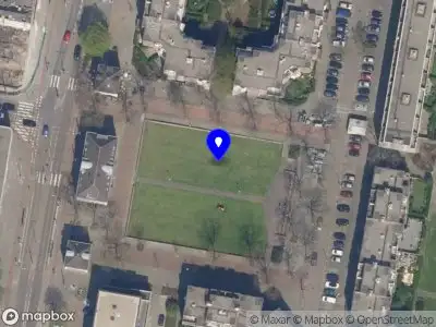 Ambulance met grote spoed naar de Koeweide in Rotterdam