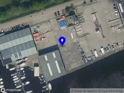 Brandweer met gepaste spoed naar de Diederik Sonoyweg in Zaandam vanwege voertuigbrand