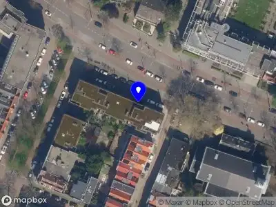 Ambulance met gepaste spoed naar de Oudedijk in Rotterdam