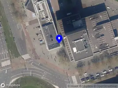 Ambulance met gepaste spoed naar de Hofplein in Rotterdam