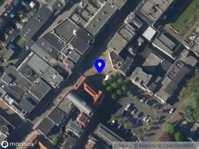 Ambulance met gepaste spoed naar de Treubplein in Voorschoten