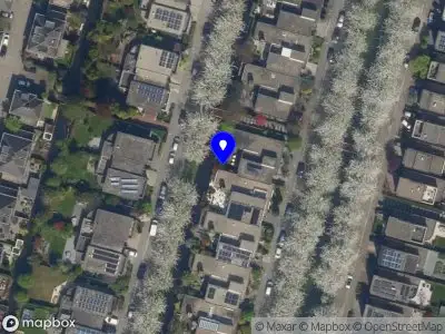 Ambulance met grote spoed naar de Jacob de Haanstraat in Rotterdam