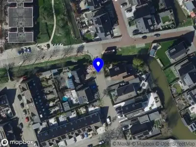 Ambulance met gepaste spoed naar de D. de Koninglaan in Hekelingen