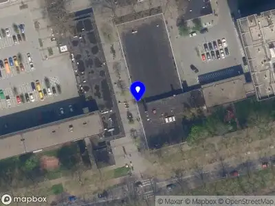 Ambulance met grote spoed naar de Samuel Esmeijerplein in Rotterdam