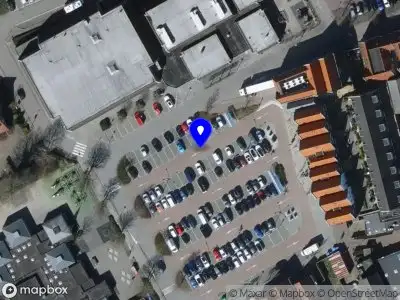 Ambulance met grote spoed naar de Dorpstienden in Ouddorp