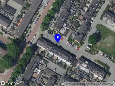 Ambulance met grote spoed naar de Aert de Gelderstraat in Papendrecht