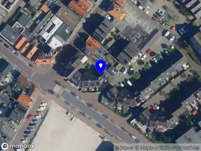 Ambulance met grote spoed naar de Garenhof in Noordwijk