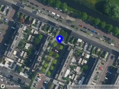 Ambulance met grote spoed naar de Malandolaan in Amstelveen