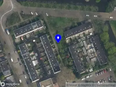 Ambulance met grote spoed naar de Busken Huetpad in Delft