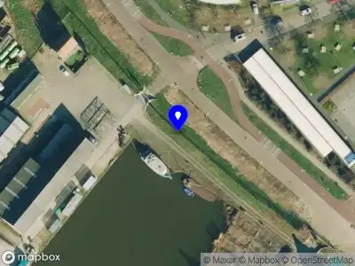 112 melding Politie naar de Industrieweg in Zwolle vanwege aanrijding met letsel