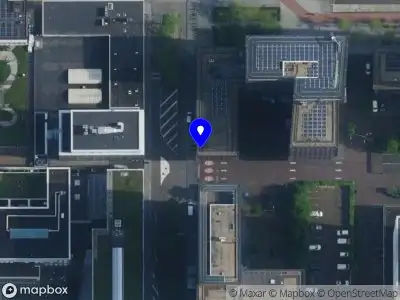 Ambulance met gepaste spoed naar de Tommaso Albinonistraat in Amsterdam