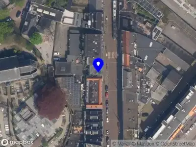 Ambulance met gepaste spoed naar de Bergse Dorpsstraat in Rotterdam