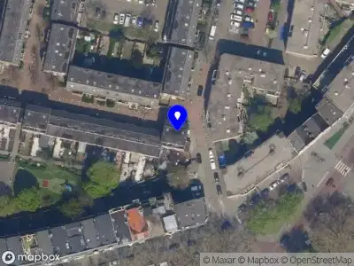 Ambulance met grote spoed naar de Buziaustraat in Rotterdam