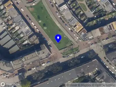 Ambulance met grote spoed naar de Wandeloordlaan in Rotterdam