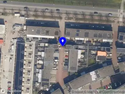 Ambulance met grote spoed naar de J C van Markenstraat in Schiedam