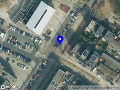 Politie naar de Bronforelstraat in Hengelo vanwege aanrijding met letsel