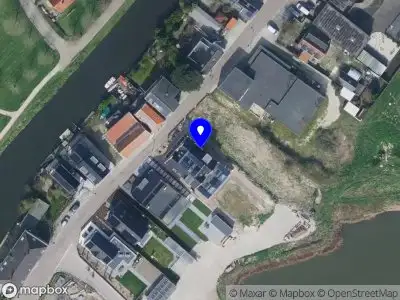 Ambulance met grote spoed naar de Schouteneinde in Puttershoek