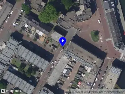 Ambulance met grote spoed naar de Verlengde Schoolstraat in Dordrecht