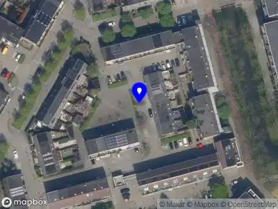 Ambulance met grote spoed naar de Oportohof in Rotterdam