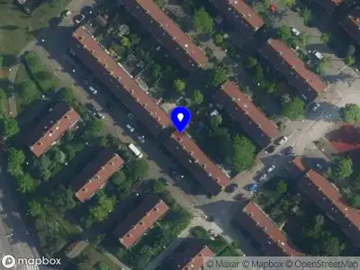Ambulance met grote spoed naar de Vrijheit Blijheitpad in Amsterdam