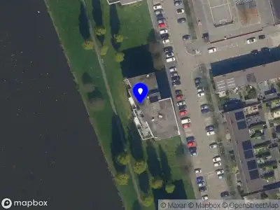 Ambulance met grote spoed naar de Maria Wesselingstraat in Rotterdam