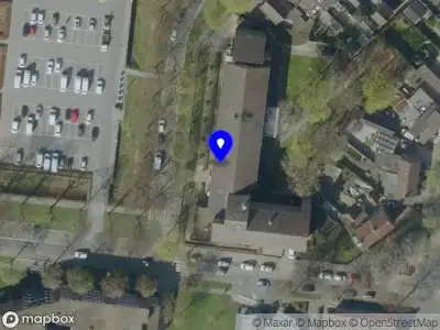 Ambulance, brandweer en politie met grote spoed naar de Bloemenhof in Geleen vanwege grote brand