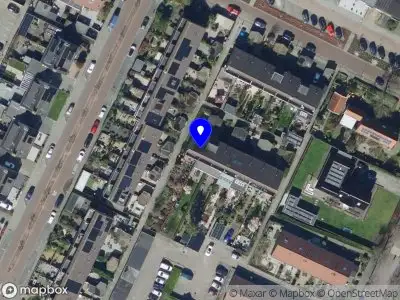 Ambulance met grote spoed naar de Johanna van Breugelplein in Heenvliet