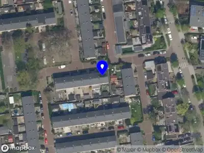 Ambulance met grote spoed naar de Goudenregenlaan in Schiedam