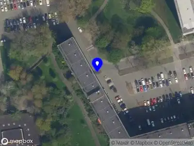 Ambulance met grote spoed naar de Zernikeplaats in Rotterdam