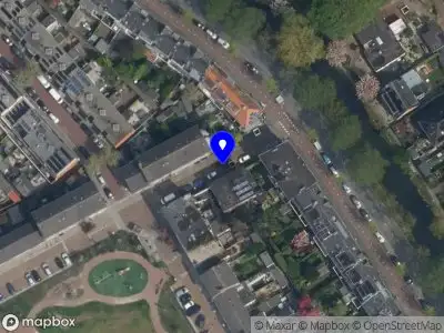 Ambulance met grote spoed naar de Dillenburgstraat in Delft