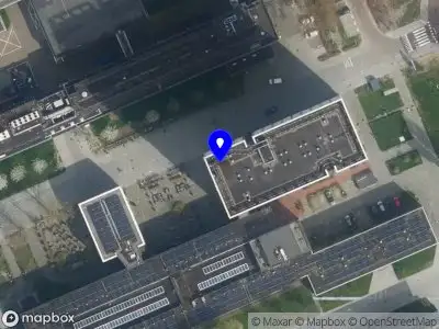 Ambulance met gepaste spoed naar de Van Mourik Broekmanweg in Delft